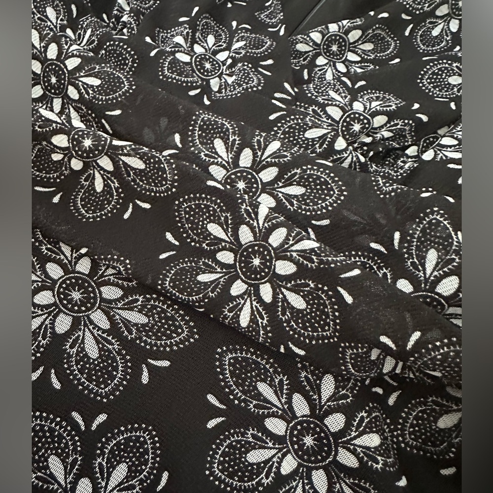 Women’s London Style Floral Black and White Sleeveless Dress Size 16 - Picture 3 of 8